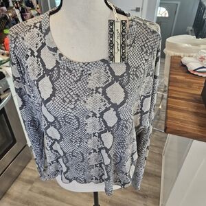 Chic Gray Snake Print Long Sleeve Top